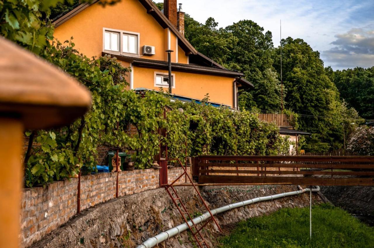 Отель Restoran I Prenociste Egghus Nasice Экстерьер фото